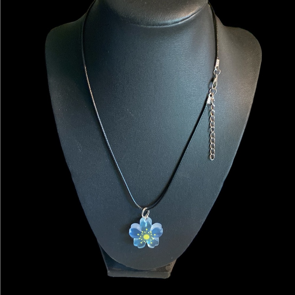 Hand Assembled‎ 18’ adjustable Blue/Yellow Flower Necklace New